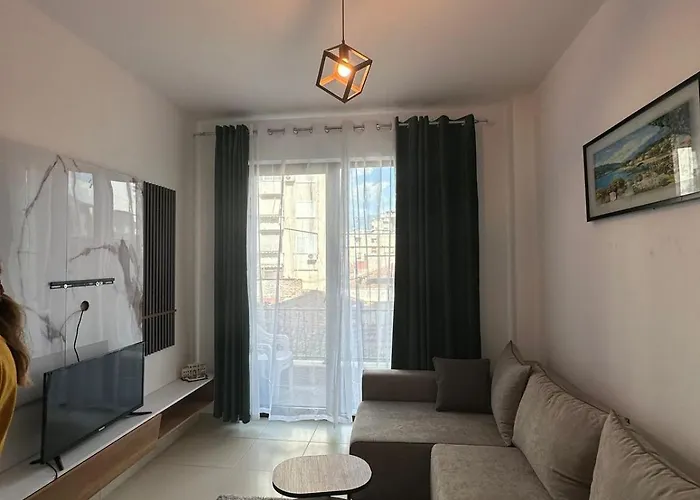 Lägenhet Urban Oasis,15 Min Walk To Centr Tirana